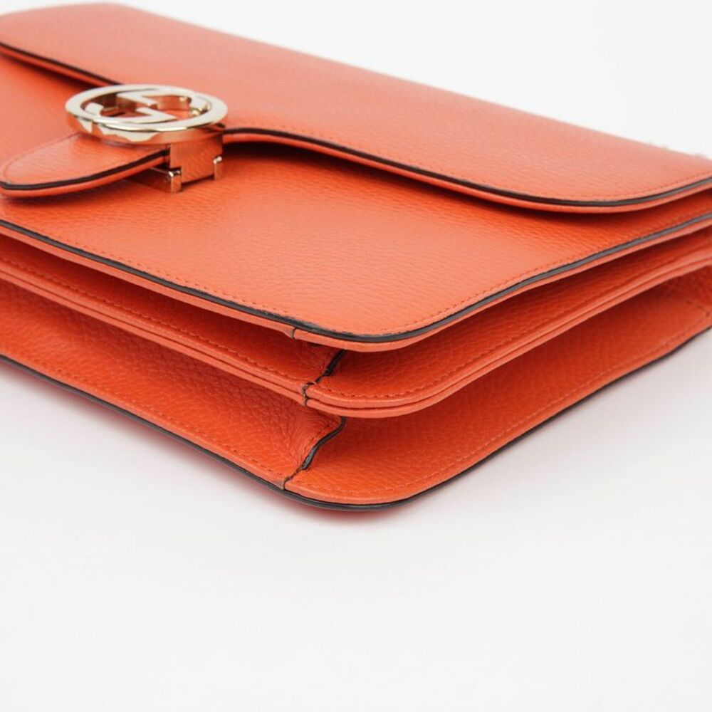 Interlocking Medium Chain Shoulder Bag - image 9